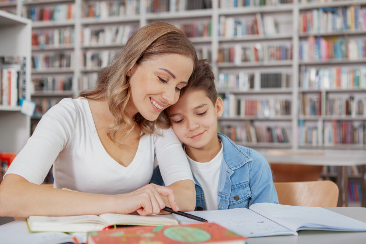 É preciso uma aldeia inteira para educar uma criança, seja esta aldeia! |  Desperta Débora